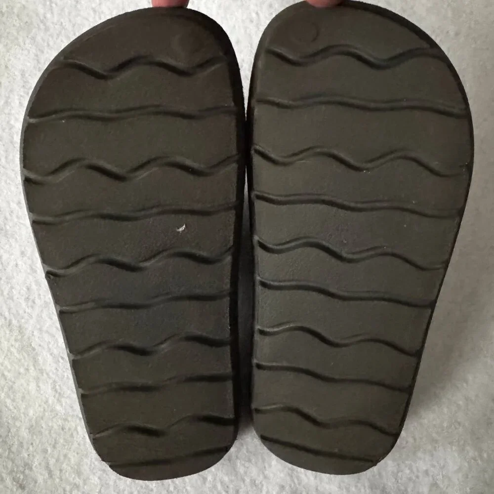 Children’s Place Unisex Easy Slip On Slides - Size 1Y.